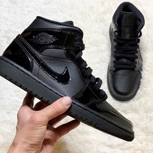 NIKE AIR JORDAN 1 MID SNEAKERS - Picture 3 of 10